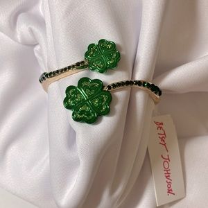 Betsey Johnson hinged SHAMROCK Bracelet NWT
